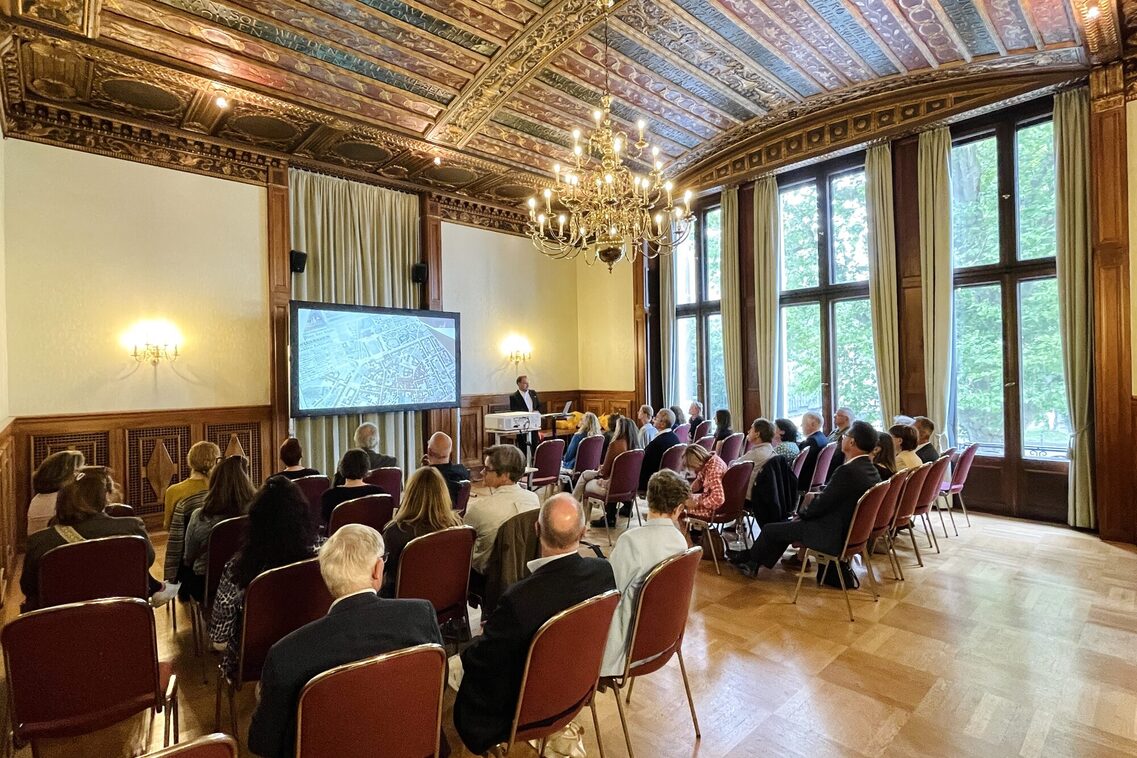 Los nuevos guías turísticos reciben sus certificados