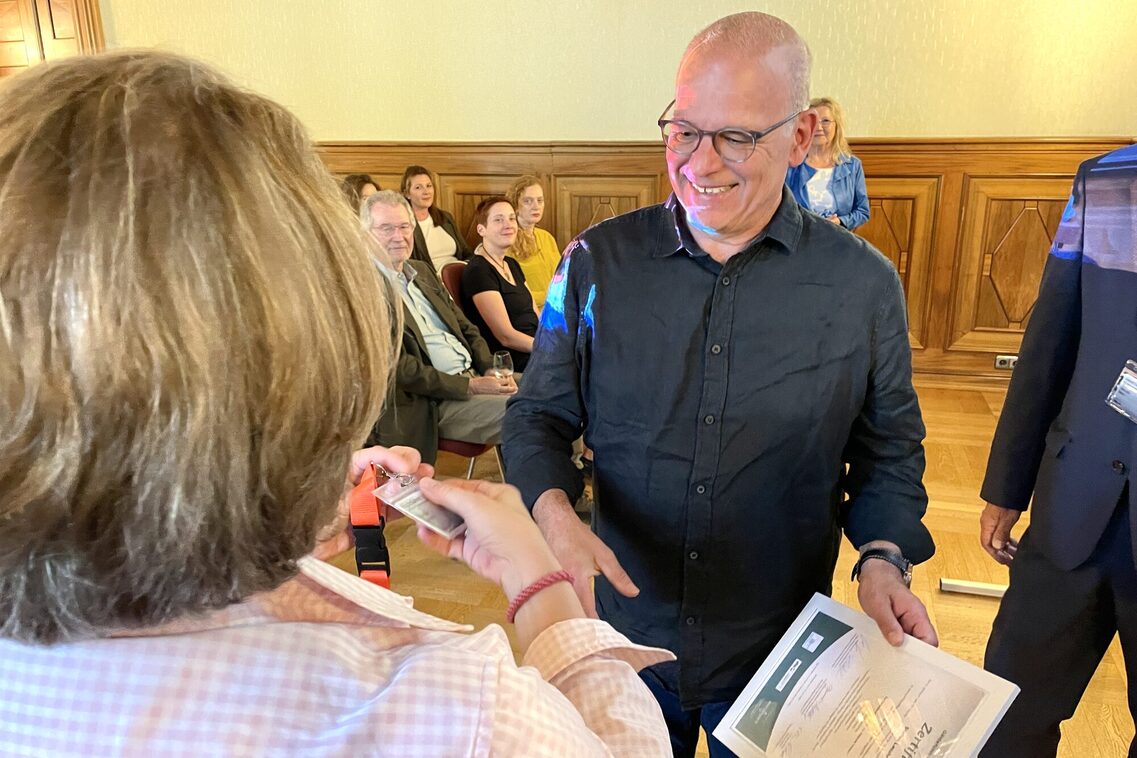 Los nuevos guías turísticos reciben sus certificados