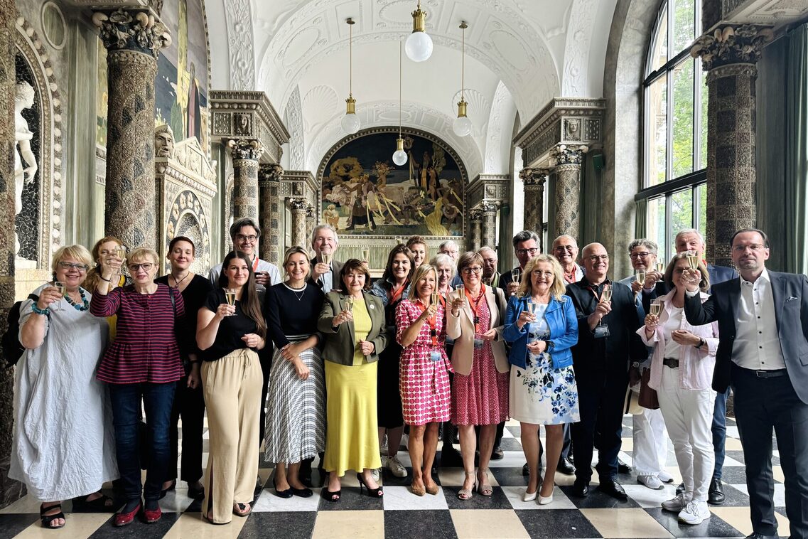 Los nuevos guías turísticos reciben sus certificados