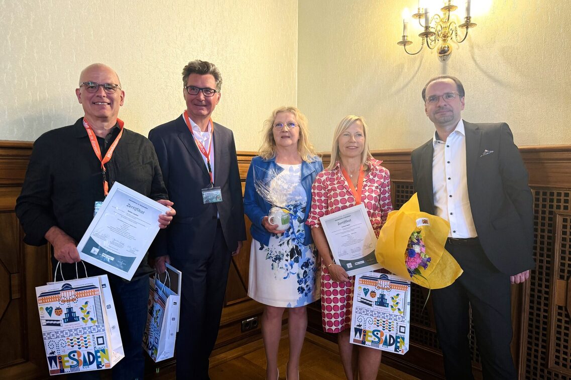 Los nuevos guías turísticos reciben sus certificados