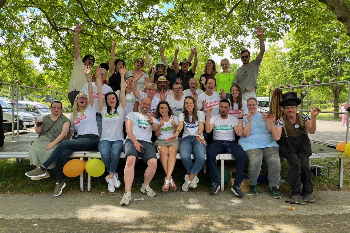 Foto di gruppo “Wiesbaden si impegna”